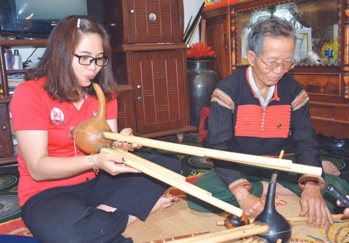 Ama H’Loan – Người giữ hồn nhạc cụ Ê-đê ảnh 2