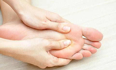 Làm gì khi bị chuột rút? ảnh 1