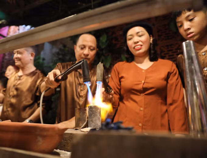 Lễ hội tôn vinh ông Tổ bách nghệ tại Phố cổ Hà Nội ảnh 5