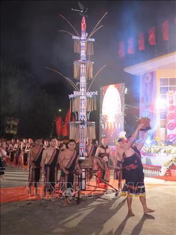 Khai mạc Liên hoan Diễn xướng dân gian văn hóa các dân tộc khu vực Trường Sơn - Tây Nguyên ảnh 4