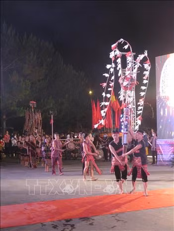 Khai mạc Liên hoan Diễn xướng dân gian văn hóa các dân tộc khu vực Trường Sơn - Tây Nguyên ảnh 3