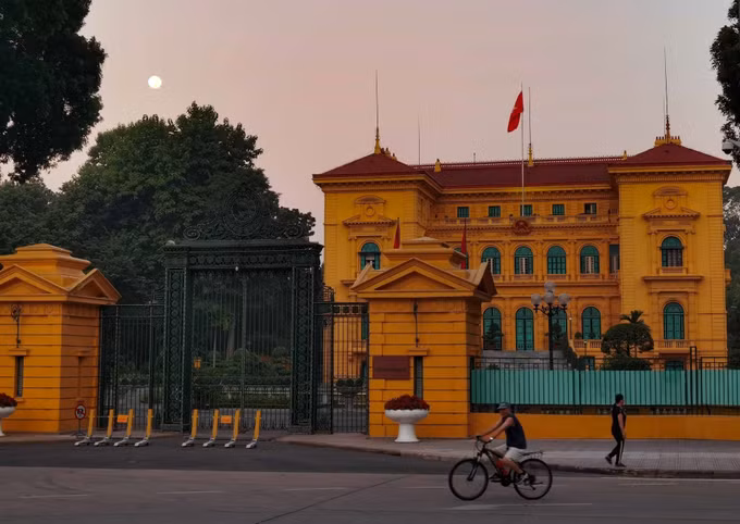 Sớm mùa Thu trên Quảng trường Ba Đình lịch sử ảnh 5