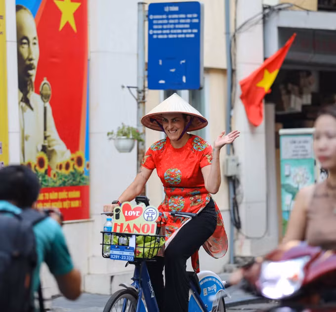  Áo dài kết nối du lịch và di sản Hà Nội ảnh 9