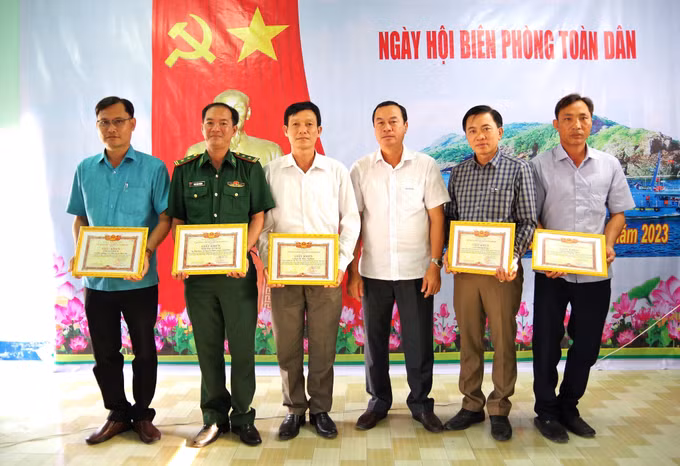 Tổ chức điểm ''Ngày hội Biên phòng toàn dân'' tại xã Tân Tiến, Cà Mau ảnh 2
