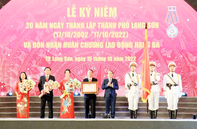 Xây dựng thành phố Lạng Sơn hiện đại, mang đậm bản sắc văn hóa dân tộc ảnh 2