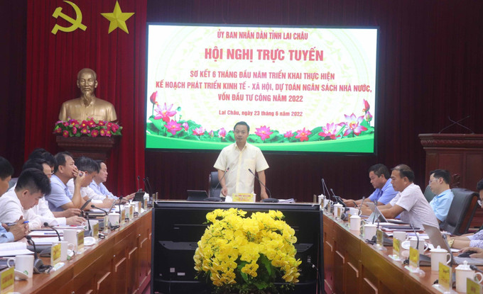 Chủ tịch UBND tỉnh Lai Châu Trần Tiến Dũng phát biểu tại hội nghị. Ảnh: Nguyễn Oanh-TTXVN Lai Châu quyết tâm hoàn thành các chỉ tiêu kinh tế - xã hội năm 2022 ảnh 1