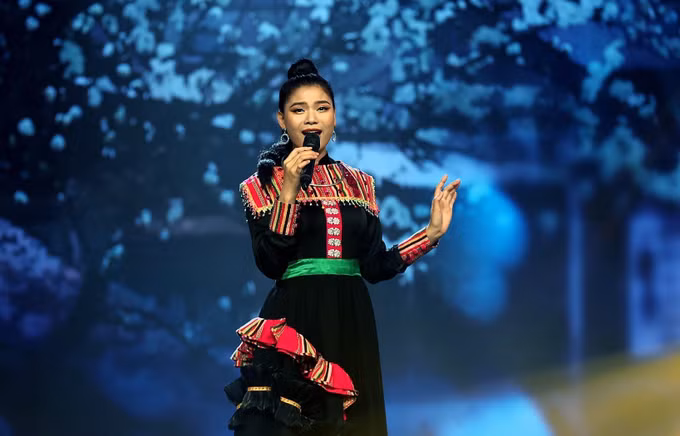 Hà Thơm - Nữ ca sỹ dân tộc Thái tài năng ảnh 2