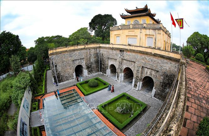 Đoan Môn là cửa chính phía Nam vào Hoàng thành Thăng Long được xây dựng vào thời nhà Lê trung hưng được tu sửa vào thời nhà Nguyễn. Ảnh: TTXVN 1010 năm Thăng Long - Hà Nội: Di sản văn hóa thế giới Hoàng thành Thăng Long ảnh 1