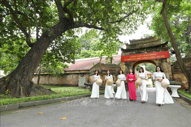 Cổng số 9 Hoàng Diệu là một trong các cổng vào khu di tích Hoàng Thành Thăng Long. Ảnh: TTXVN 1010 năm Thăng Long - Hà Nội: Di sản văn hóa thế giới Hoàng thành Thăng Long ảnh 10
