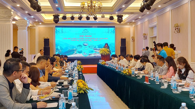 Hội nghị Liên kết phát triển sản phẩm du lịch mới, tour du lịch Hà Nội - Sơn La. Ảnh: TTXVN phát Sơn La khát vọng trở thành điểm đến an toàn, hấp dẫn vùng Tây Bắc ảnh 2