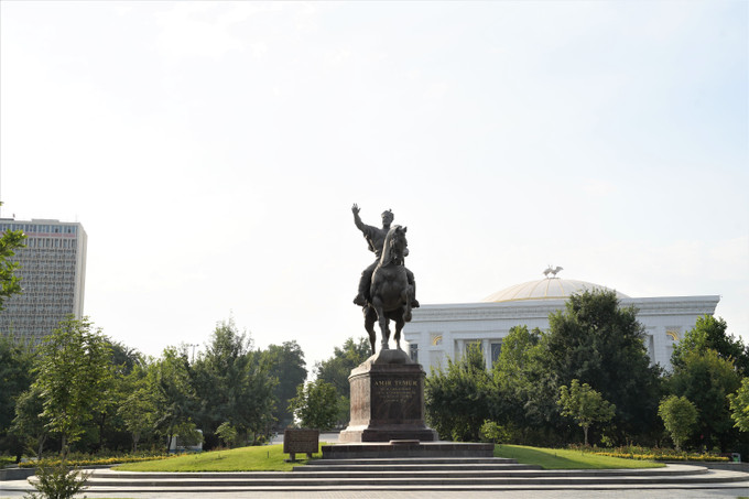 Quảng trường Timur ở thủ đô Tashkent. Ảnh: Duy Trinh - PV TTXVN tại Nga Uzbekistan, vùng đất với những di sản nghìn năm ảnh 6