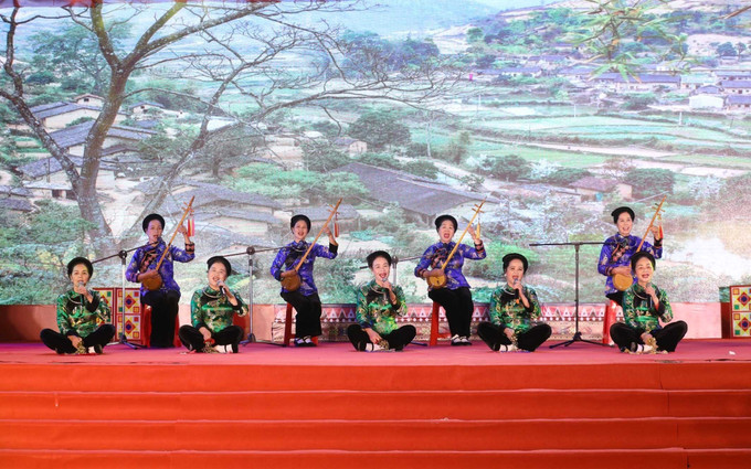 Tôn vinh giá trị văn hóa, vẻ đẹp trang phục truyền thống, làn điệu dân ca các dân tộc tỉnh Lạng Sơn ảnh 3