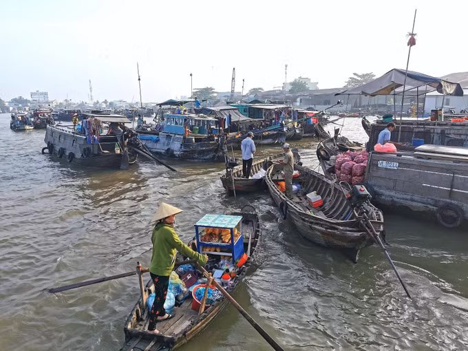 Cần Thơ: Tìm giải pháp cho vấn đề rác thải trên sông ảnh 2