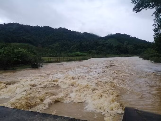 Thanh Hóa: Cảnh báo lũ trên các sông ảnh 1