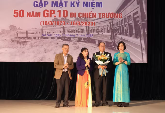 GP10 - “Thế hệ vàng” TTXVN kỷ niệm 50 năm “xẻ dọc Trường Sơn đi cứu nước” ảnh 8