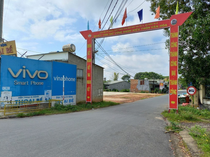 Xã Đăk Blà, thành phố Kon Tum hiện mới đạt 16/19 tiêu chí xây dựng nông thôn mới. Ảnh: Dư Toán – TTXVN Khó khăn trong xây dựng nông thôn mới ở Kon Tum ảnh 3