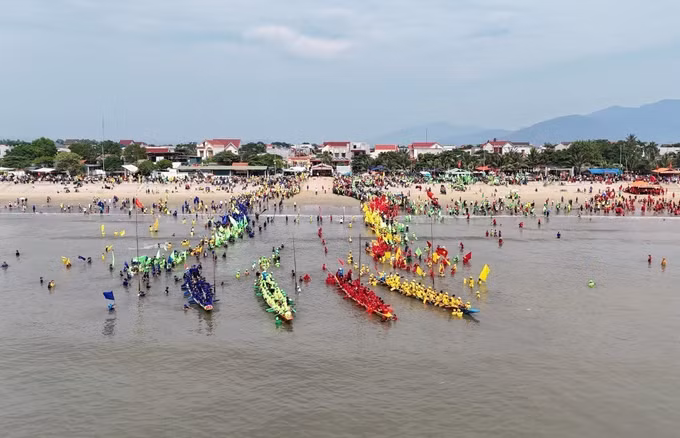 Quốc khánh 2/9: Sôi động lễ hội đua thuyền tại Quảng Bình ảnh 3