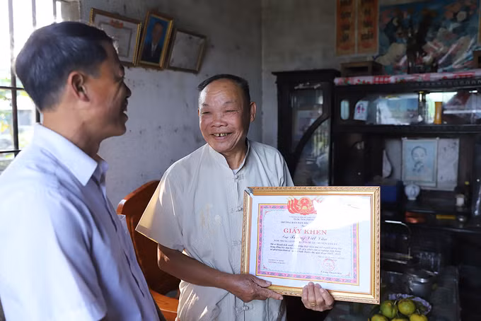 Già làng gương mẫu của bản Trung Lương ảnh 2