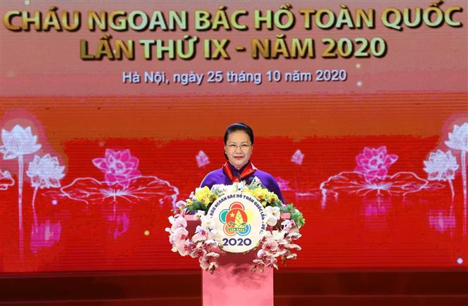 Chủ tịch Quốc hội Nguyễn Thị Kim Ngân phát biểu tại Lễ tuyên dương. Ảnh: Văn Điệp - TTXVN Đại hội Cháu ngoan Bác Hồ toàn quốc lần thứ IX: Vinh danh những “bông hoa nghìn việc tốt” ảnh 2