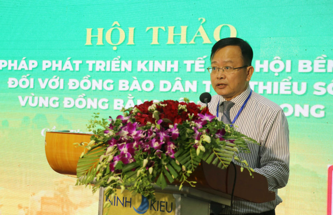 TS Nguyễn Trung Nhân, Chủ tịch Ủy ban MTTQ Việt Nam thành phố Cần Thơ phát biểu tại hội thảo. Ảnh: Ngọc Thiện- TTXVN Giải pháp phát triển kinh tế- xã hội bền vững đối với đồng bào dân tộc thiểu số vùng Đồng bằng sông Cửu Long ảnh 2
