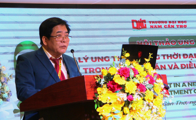 Phó Giáo sư, Bác sĩ Đàm Văn Cương - Giám đốc Bệnh viện Đại học Nam Cần Thơ phát biểu tại Hội thảo. Ảnh: Ánh Tuyết – TTXVN Cập nhật những tiến bộ trong chẩn đoán và điều trị ung thư ảnh 1
