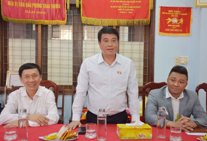 Chủ tịch Hội đồng Dân tộc của Quốc hội Y Thanh Hà Niê Kđăm phát biểu tại buổi lễ trao và tiếp nhận quà. Ảnh: Hoài Thu – TTXVN Chủ tịch Hội đồng Dân tộc của Quốc hội trao quà tết cho người nghèo, đồng bào dân tộc thiểu số tại Đắk Lắk ảnh 3