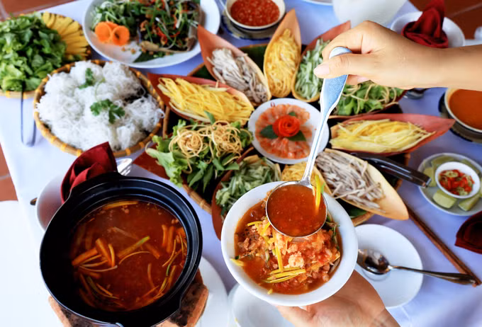 Đặc sắc lẩu Thả của ngư dân Mũi Né (Bình Thuận) ảnh 1
