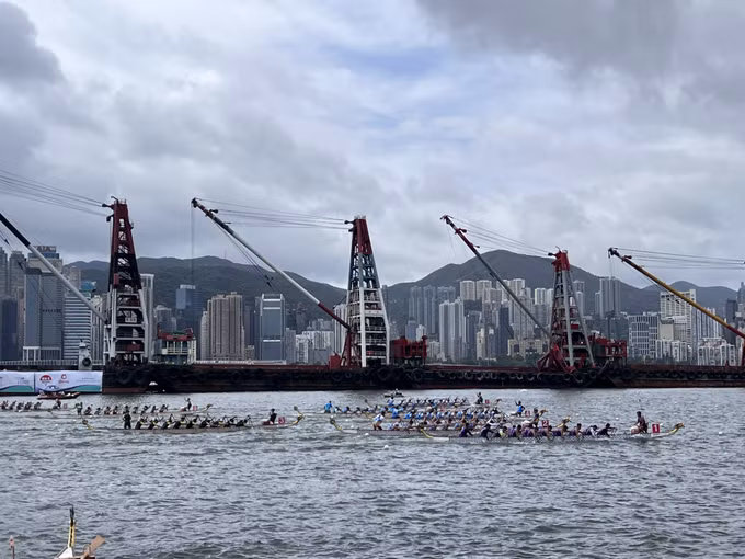 Sôi động cuộc đua thuyền rồng quốc tế ở Hong Kong (Trung Quốc) ảnh 4