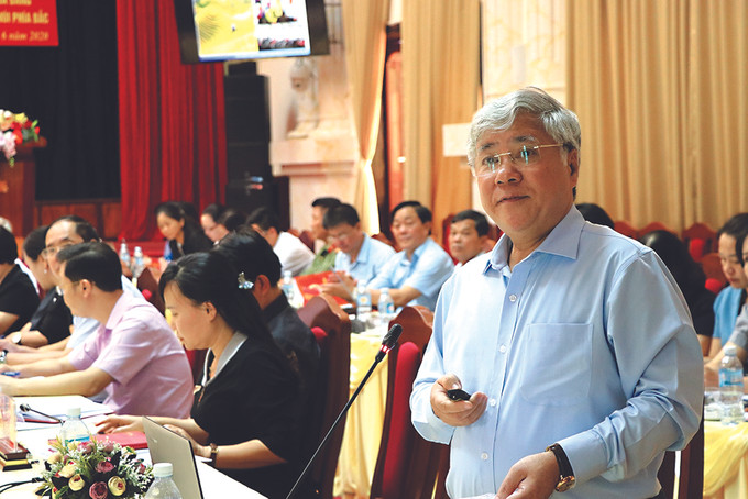 Ông Đỗ Văn Chiến, Ủy viên Trung ương Đảng, Bộ trưởng, Chủ nhiệm Ủy ban Dân tộc tại Hội nghị quán triệt, triển khai các văn bản mới năm 2019, 2020 của Đảng liên quan đến công tác dân vận khu vực trung du và miền núi phía Bắc. Ảnh: Thanh Hải Bộ trưởng, Chủ nhiệm Ủy ban Dân tộc Đỗ Văn Chiến: “Đồng bào rất vui mừng, phấn khởi, mãi mãi biết ơn Đảng và Nhà nước…” ảnh 2