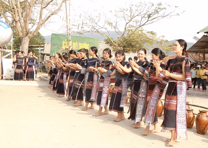 Về Prăng dự Lễ cúng sân của người Bahnar ảnh 3