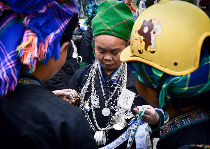 Độc đáo nghề chạm bạc dân tộc Nùng ở Hà Giang ảnh 8