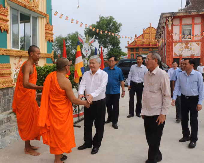 Chủ tịch Ủy ban Trung ương Mặt trận Tổ quốc Việt Nam chúc Tết đồng bào Khmer tại Bạc Liêu ảnh 1