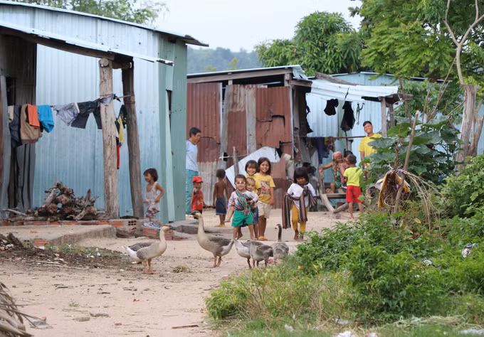 Bà con khu dân cư tự phát Suối Cạn, xã Ia Sol, huyện Phú Thiện (Gia Lai) mong ngóng được chuyển về nơi ở mới. Ảnh: Hồng Điệp – TTXVN