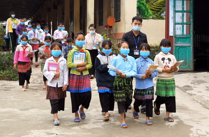 Lào Cai gỡ khó cho giáo dục vùng cao ảnh 3