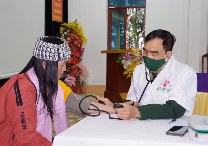 “Xuân Biên phòng ấm lòng dân bản” tại các xã biên giới Điện Biên ảnh 4