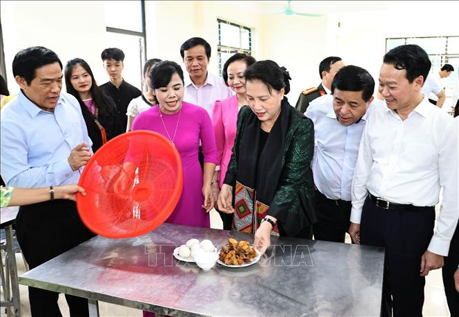 Chủ tịch Quốc hội Nguyễn Thị Kim Ngân làm việc với Ban Chấp hành Đảng bộ tỉnh Yên Bái ảnh 7