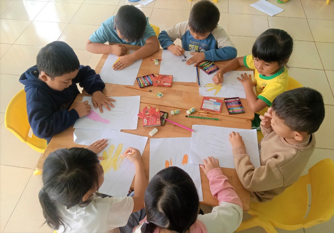 Xã Quảng Trực, huyện Tuy Đức luôn quan tâm đến công tác giáo dục dân tộc, góp phần xóa mù chữ ở vùng đồng bào dân tộc thiểu số. Ảnh: Krak Knul Xuân về trên quê hương anh hùng N'Trang Lơng ảnh 3