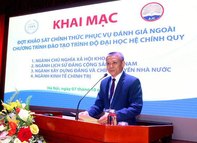 TS. Trần Đình Quang, Giám đốc Trung tâm Kiểm định chất lượng giáo dục – Trường Đại học Vinh phát biểu khai mạc Khai mạc đợt khảo sát chính thức phục vụ đánh giá ngoài chương trình đào tạo trình độ đại học hệ chính quy của Học viện Báo chí và Tuyên truyền ảnh 1