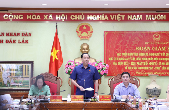 Thượng tướng Trần Quang Phương, Phó Chủ tịch Quốc hội, Trưởng Đoàn giám sát của Quốc hội phát biểu tại buổi làm việc. Ảnh: Tuấn Anh – TTXVN Phó Chủ tịch Quốc hội, Thượng tướng Trần Quang Phương làm việc tại Đắk Lắk ảnh 1