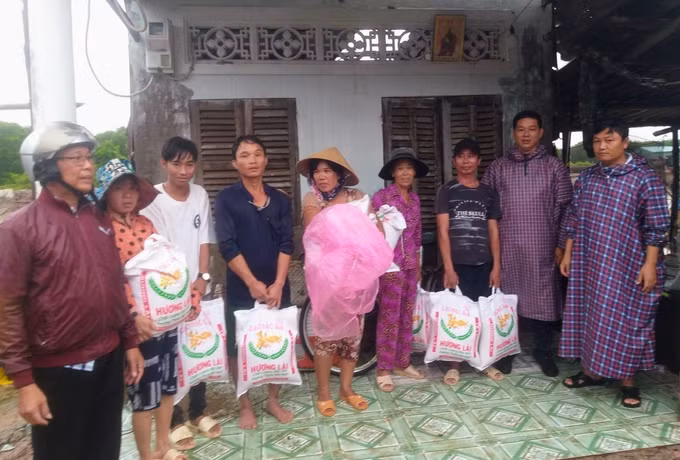 Bạc Liêu: Mưa dông do ảnh hưởng của bão số 1, hàng chục nhà dân bị thiệt hại ảnh 2