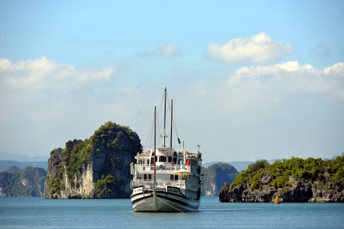 Vịnh Hạ Long - kỳ quan thiên nhiên trong lòng đất mỏ ảnh 1