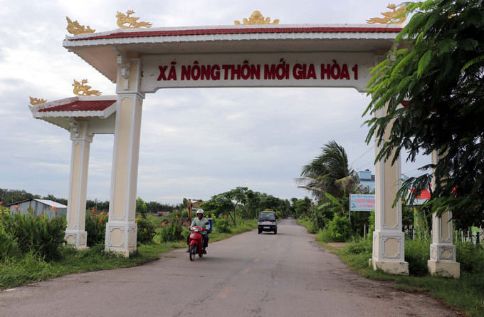 Từ Chương trình xây dựng nông thôn mới, đường làng, ngõ xóm, phum sóc ngày càng khang trang và to đẹp hơn. Ảnh: Trung Hiếu Mỹ Xuyên về đích nông thôn mới ảnh 5
