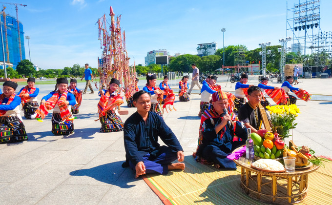 Ngày hội tôn vinh văn hóa truyền thống các dân tộc miền Trung ảnh 6