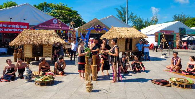 Ngày hội tôn vinh văn hóa truyền thống các dân tộc miền Trung ảnh 5