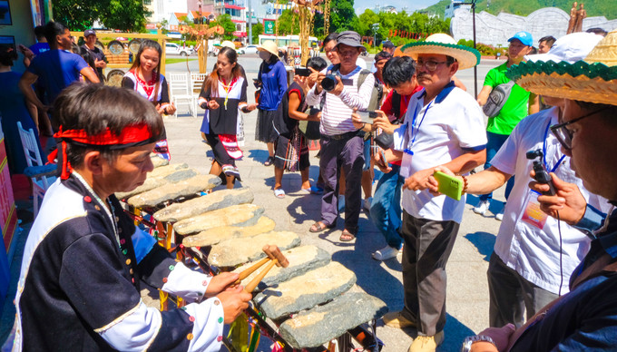 Ngày hội tôn vinh văn hóa truyền thống các dân tộc miền Trung ảnh 3