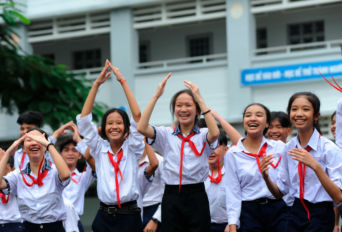 Niềm vui của học sinh Trường trung học cơ sở Tôn Đức Thắng ở phường 5, thành phố Sóc Trăng. Ảnh: An Hiếu Nét mới ở vùng ven đô Sóc Trăng ảnh 1