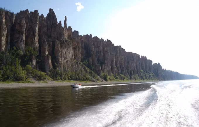 Những cột đá kỳ bí trên sông Lena ảnh 9