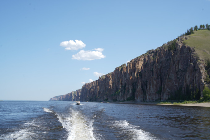 Người Yakutia coi những cột đá là biểu tượng của tình yêu, niềm tin và lòng dũng cảm. Ảnh: Duy Trinh-PV TTXVN tại Nga Những cột đá kỳ bí trên sông Lena ảnh 2