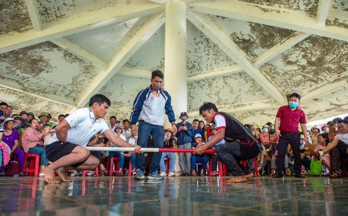 Các môn thể thao dân gian luôn thu hút sự quan tâm của người dân, du khách. Ảnh: Minh Phương Đắk Nông: Ấn tượng Hội xuân Liêng Nung ảnh 10