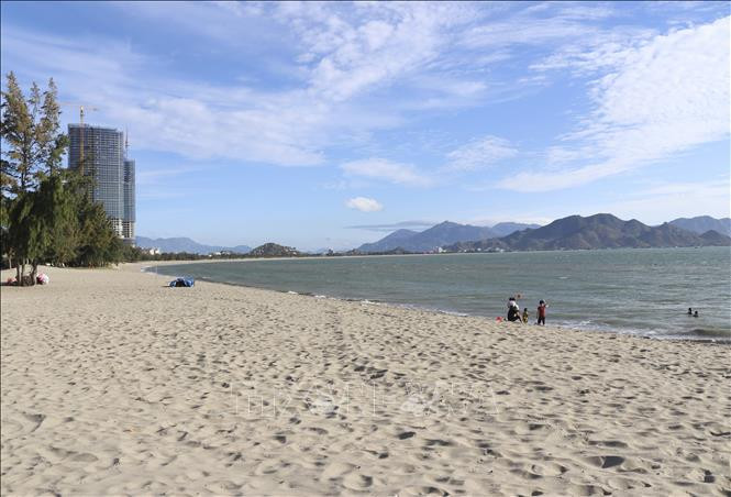 Bãi biển Bình Sơn – Ninh Chữ (thành phố Phan Rang – Tháp Chàm). Ảnh: Nguyễn Thành – TTXVN Ninh Thuận khai thác lợi thế phát triển du lịch biển ảnh 4